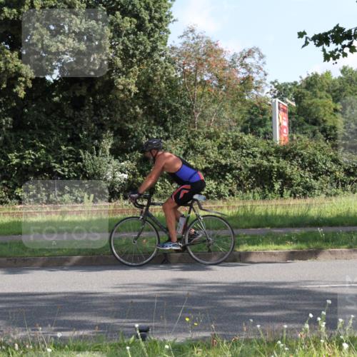 10.08.2025 - GEWOBA Citytriathlon Bremen Yannick Fuchs http://msf.ph/oto/8558627 10.08.2025 10:33:01 Radfahren 355, 371, 384, 390, 420, 430 meine-sportfotos.de