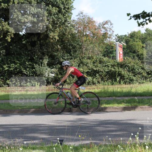 10.08.2025 - GEWOBA Citytriathlon Bremen Yannick Fuchs http://msf.ph/oto/8558634 10.08.2025 10:33:03 Radfahren 355, 371, 384, 390, 420, 430, 448 meine-sportfotos.de