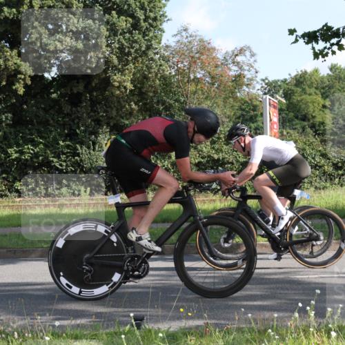 10.08.2025 - GEWOBA Citytriathlon Bremen Yannick Fuchs http://msf.ph/oto/8558640 10.08.2025 10:33:05 Radfahren 355, 371, 389, 390, 420, 430, 448 meine-sportfotos.de