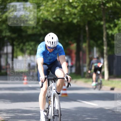 10.08.2025 - GEWOBA Citytriathlon Bremen Yannick Fuchs http://msf.ph/oto/8558642 10.08.2025 12:33:53 Radfahren 560, 635, 637, 741, 768, 856, 858, 867, 895 meine-sportfotos.de