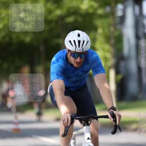 10.08.2025 - GEWOBA Citytriathlon Bremen Yannick Fuchs http://msf.ph/oto/8558643 10.08.2025 12:33:54 Radfahren 560, 635, 637, 741, 768, 856, 858, 867, 895 meine-sportfotos.de