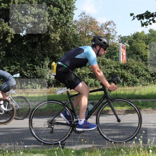10.08.2025 - GEWOBA Citytriathlon Bremen Yannick Fuchs http://msf.ph/oto/8558644 10.08.2025 10:33:05 Radfahren 355, 371, 389, 390, 420, 430, 448 meine-sportfotos.de