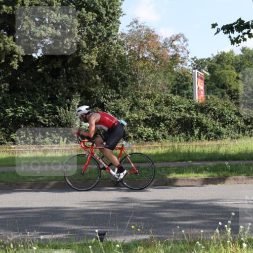 10.08.2025 - GEWOBA Citytriathlon Bremen Yannick Fuchs http://msf.ph/oto/8558648 10.08.2025 10:33:07 Radfahren 105, 355, 389, 390, 420, 421, 430, 448 meine-sportfotos.de