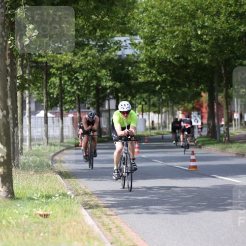 10.08.2025 - GEWOBA Citytriathlon Bremen Yannick Fuchs http://msf.ph/oto/8558650 10.08.2025 12:33:57 Radfahren 560, 635, 637, 741, 768, 856, 858, 867, 895 meine-sportfotos.de