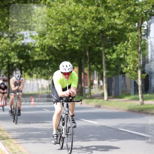 10.08.2025 - GEWOBA Citytriathlon Bremen Yannick Fuchs http://msf.ph/oto/8558653 10.08.2025 12:33:57 Radfahren 560, 635, 637, 741, 768, 856, 858, 867, 895 meine-sportfotos.de