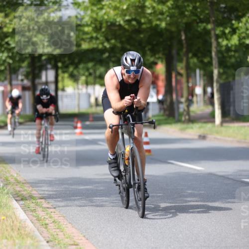 10.08.2025 - GEWOBA Citytriathlon Bremen Yannick Fuchs http://msf.ph/oto/8558655 10.08.2025 12:33:58 Radfahren 560, 635, 637, 741, 768, 856, 858, 867 meine-sportfotos.de