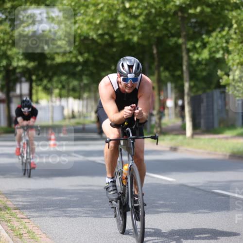 10.08.2025 - GEWOBA Citytriathlon Bremen Yannick Fuchs http://msf.ph/oto/8558657 10.08.2025 12:33:58 Radfahren 560, 635, 637, 741, 768, 856, 858, 867 meine-sportfotos.de