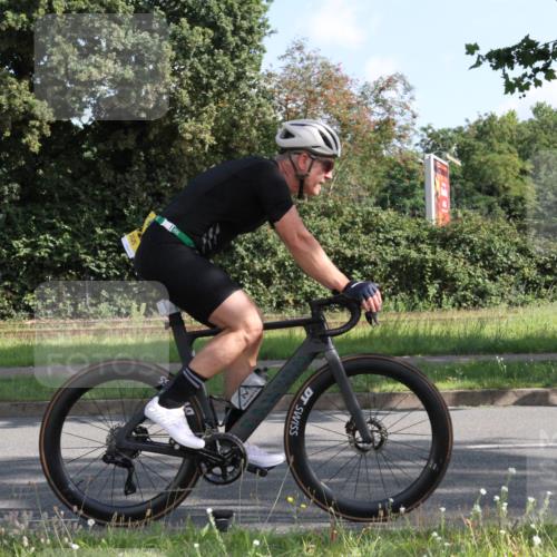 10.08.2025 - GEWOBA Citytriathlon Bremen Yannick Fuchs http://msf.ph/oto/8558663 10.08.2025 10:33:14 Radfahren 105, 389, 390, 396, 420, 421, 430, 448 meine-sportfotos.de