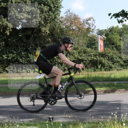 10.08.2025 - GEWOBA Citytriathlon Bremen Yannick Fuchs http://msf.ph/oto/8558669 10.08.2025 10:33:16 Radfahren 105, 389, 396, 420, 421, 430, 448, 479 meine-sportfotos.de