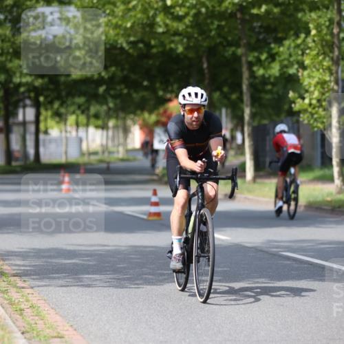 10.08.2025 - GEWOBA Citytriathlon Bremen Yannick Fuchs http://msf.ph/oto/8558670 10.08.2025 12:34:01 Radfahren 560, 635, 637, 741, 768, 858, 867 meine-sportfotos.de