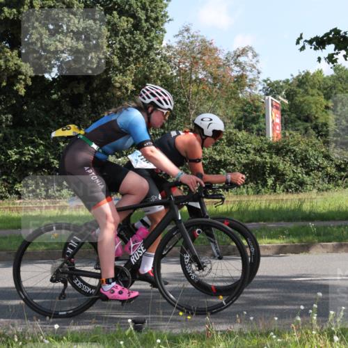 10.08.2025 - GEWOBA Citytriathlon Bremen Yannick Fuchs http://msf.ph/oto/8558672 10.08.2025 10:33:18 Radfahren 105, 389, 396, 420, 421, 448, 479 meine-sportfotos.de