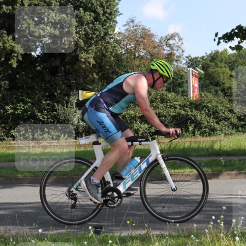 10.08.2025 - GEWOBA Citytriathlon Bremen Yannick Fuchs http://msf.ph/oto/8558675 10.08.2025 10:33:21 Radfahren 105, 127, 389, 396, 420, 421, 448, 479 meine-sportfotos.de