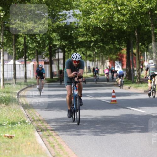 10.08.2025 - GEWOBA Citytriathlon Bremen Yannick Fuchs http://msf.ph/oto/8558679 10.08.2025 12:34:14 Radfahren 553, 637, 768, 822, 834, 891 meine-sportfotos.de