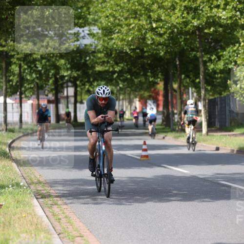 10.08.2025 - GEWOBA Citytriathlon Bremen Yannick Fuchs http://msf.ph/oto/8558680 10.08.2025 12:34:14 Radfahren 553, 637, 768, 822, 834, 891 meine-sportfotos.de