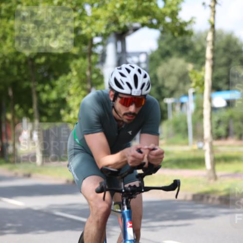 10.08.2025 - GEWOBA Citytriathlon Bremen Yannick Fuchs http://msf.ph/oto/8558683 10.08.2025 12:34:15 Radfahren 553, 686, 768, 822, 834, 891 meine-sportfotos.de