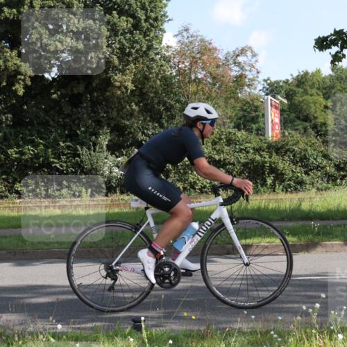10.08.2025 - GEWOBA Citytriathlon Bremen Yannick Fuchs http://msf.ph/oto/8558684 10.08.2025 10:33:30 Radfahren 105, 127, 350, 396, 421, 428, 479 meine-sportfotos.de
