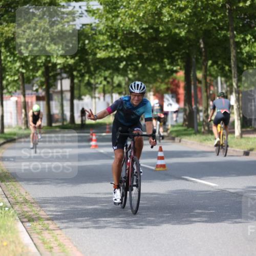 10.08.2025 - GEWOBA Citytriathlon Bremen Yannick Fuchs http://msf.ph/oto/8558685 10.08.2025 12:34:16 Radfahren 553, 686, 768, 822, 834, 891, 912 meine-sportfotos.de