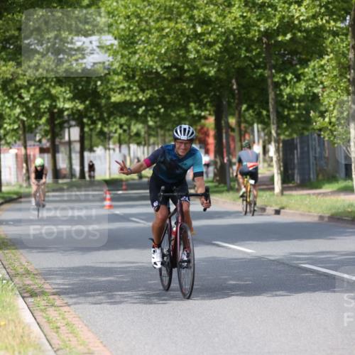 10.08.2025 - GEWOBA Citytriathlon Bremen Yannick Fuchs http://msf.ph/oto/8558686 10.08.2025 12:34:17 Radfahren 553, 686, 822, 834, 891, 912 meine-sportfotos.de