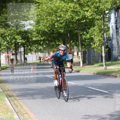10.08.2025 - GEWOBA Citytriathlon Bremen Yannick Fuchs http://msf.ph/oto/8558688 10.08.2025 12:34:17 Radfahren 553, 686, 822, 834, 891, 912 meine-sportfotos.de