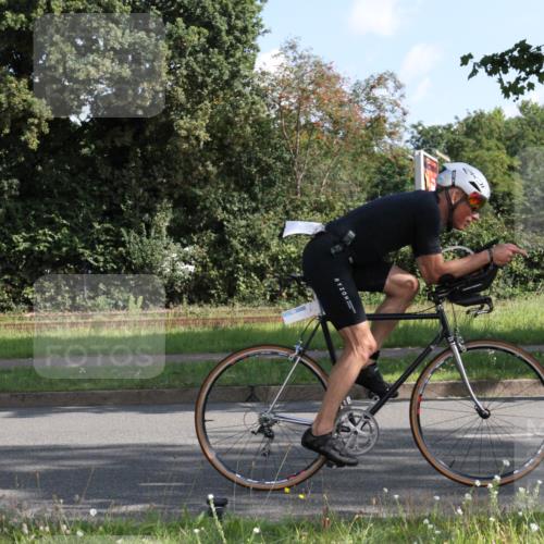 10.08.2025 - GEWOBA Citytriathlon Bremen Yannick Fuchs http://msf.ph/oto/8558691 10.08.2025 10:33:37 Radfahren 127, 350, 394, 396, 428, 479, 491, 504 meine-sportfotos.de