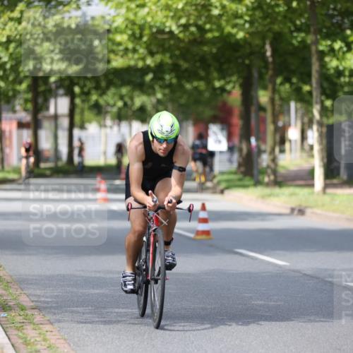 10.08.2025 - GEWOBA Citytriathlon Bremen Yannick Fuchs http://msf.ph/oto/8558695 10.08.2025 12:34:19 Radfahren 553, 686, 822, 834, 891, 912 meine-sportfotos.de