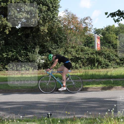 10.08.2025 - GEWOBA Citytriathlon Bremen Yannick Fuchs http://msf.ph/oto/8558696 10.08.2025 10:33:38 Radfahren 127, 350, 394, 396, 428, 479, 491, 504 meine-sportfotos.de