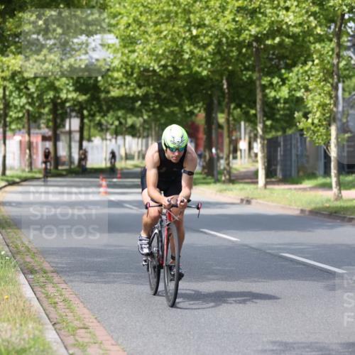 10.08.2025 - GEWOBA Citytriathlon Bremen Yannick Fuchs http://msf.ph/oto/8558697 10.08.2025 12:34:19 Radfahren 553, 686, 822, 834, 891, 912 meine-sportfotos.de