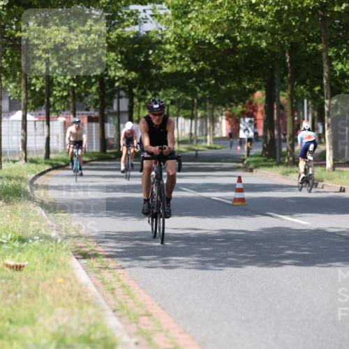 10.08.2025 - GEWOBA Citytriathlon Bremen Yannick Fuchs http://msf.ph/oto/8558705 10.08.2025 12:34:24 Radfahren 553, 686, 822, 834, 891, 912 meine-sportfotos.de
