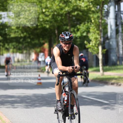 10.08.2025 - GEWOBA Citytriathlon Bremen Yannick Fuchs http://msf.ph/oto/8558709 10.08.2025 12:34:24 Radfahren 553, 686, 822, 834, 891, 912 meine-sportfotos.de
