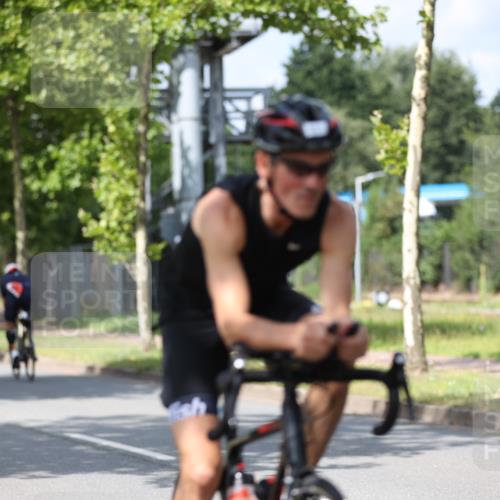 10.08.2025 - GEWOBA Citytriathlon Bremen Yannick Fuchs http://msf.ph/oto/8558711 10.08.2025 12:34:25 Radfahren 553, 686, 822, 834, 891, 912, 1037 meine-sportfotos.de