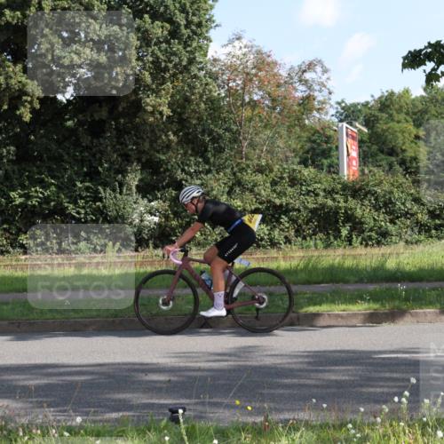 10.08.2025 - GEWOBA Citytriathlon Bremen Yannick Fuchs http://msf.ph/oto/8558712 10.08.2025 10:33:46 Radfahren 81, 97, 127, 151, 161, 245, 350, 394, 400, 427, 428, 451, 491, 504 meine-sportfotos.de