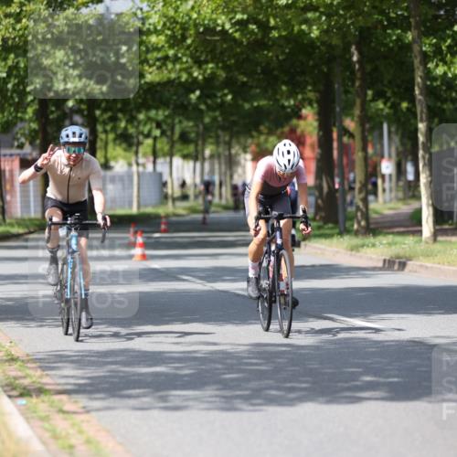 10.08.2025 - GEWOBA Citytriathlon Bremen Yannick Fuchs http://msf.ph/oto/8558714 10.08.2025 12:34:26 Radfahren 553, 584, 686, 822, 834, 891, 912, 914, 1027, 1037 meine-sportfotos.de
