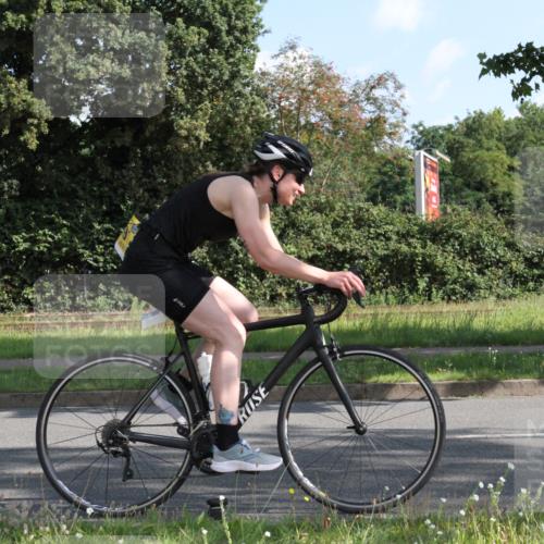 10.08.2025 - GEWOBA Citytriathlon Bremen Yannick Fuchs http://msf.ph/oto/8558723 10.08.2025 10:33:49 Radfahren 81, 97, 151, 161, 245, 350, 394, 400, 409, 427, 428, 451, 491, 504, 512 meine-sportfotos.de