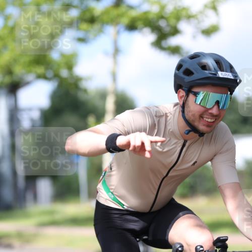 10.08.2025 - GEWOBA Citytriathlon Bremen Yannick Fuchs http://msf.ph/oto/8558724 10.08.2025 12:34:28 Radfahren 553, 584, 686, 834, 891, 912, 914, 1027, 1037 meine-sportfotos.de