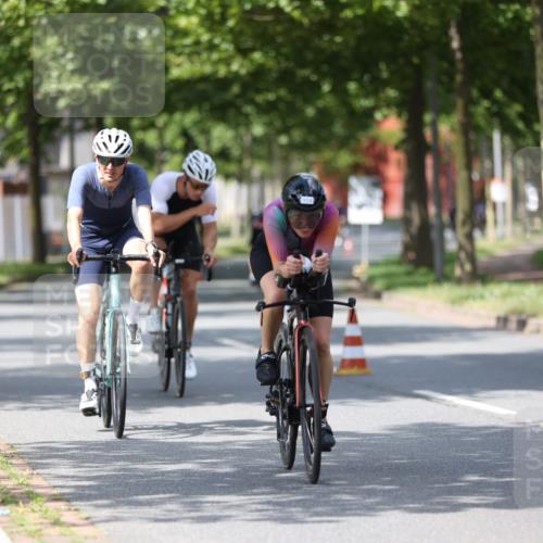 10.08.2025 - GEWOBA Citytriathlon Bremen Yannick Fuchs http://msf.ph/oto/8558734 10.08.2025 12:34:35 Radfahren 584, 591, 686, 736, 826, 841, 891, 912, 914, 1027, 1037 meine-sportfotos.de