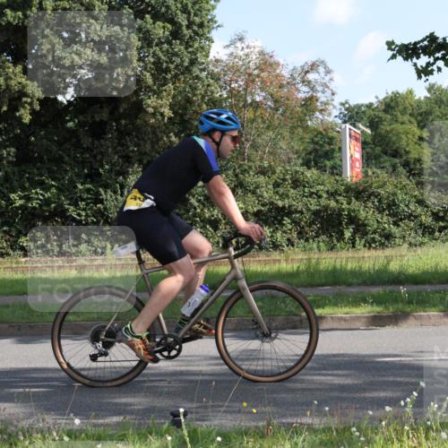 10.08.2025 - GEWOBA Citytriathlon Bremen Yannick Fuchs http://msf.ph/oto/8558737 10.08.2025 10:33:52 Radfahren 81, 97, 151, 161, 245, 350, 394, 400, 409, 419, 427, 451, 491, 504, 512 meine-sportfotos.de
