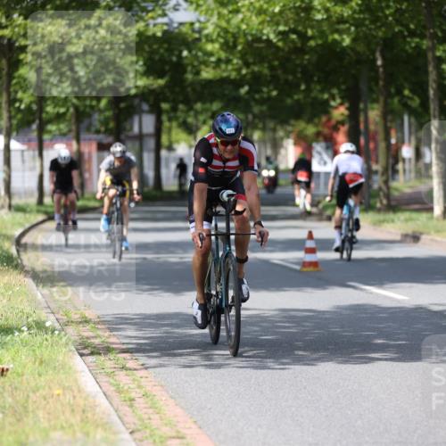10.08.2025 - GEWOBA Citytriathlon Bremen Yannick Fuchs http://msf.ph/oto/8558742 10.08.2025 12:34:41 Radfahren 556, 584, 591, 632, 736, 826, 841, 912, 914, 1027, 1037 meine-sportfotos.de