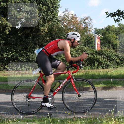 10.08.2025 - GEWOBA Citytriathlon Bremen Yannick Fuchs http://msf.ph/oto/8558743 10.08.2025 10:33:55 Radfahren 81, 97, 151, 161, 239, 245, 394, 400, 409, 419, 427, 451, 491, 504, 512 meine-sportfotos.de