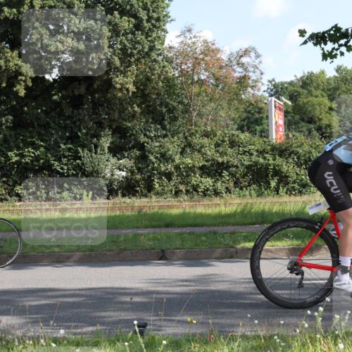 10.08.2025 - GEWOBA Citytriathlon Bremen Yannick Fuchs http://msf.ph/oto/8558750 10.08.2025 10:33:57 Radfahren 81, 97, 151, 161, 239, 245, 394, 400, 409, 419, 427, 451, 491, 512 meine-sportfotos.de