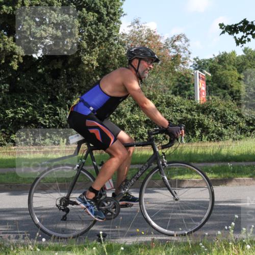 10.08.2025 - GEWOBA Citytriathlon Bremen Yannick Fuchs http://msf.ph/oto/8558753 10.08.2025 10:34:00 Radfahren 81, 97, 151, 161, 239, 245, 394, 400, 409, 419, 427, 451, 491, 512 meine-sportfotos.de