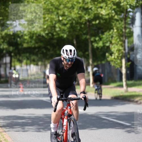 10.08.2025 - GEWOBA Citytriathlon Bremen Yannick Fuchs http://msf.ph/oto/8558755 10.08.2025 12:34:44 Radfahren 556, 584, 591, 632, 736, 826, 841, 914, 1027, 1037 meine-sportfotos.de