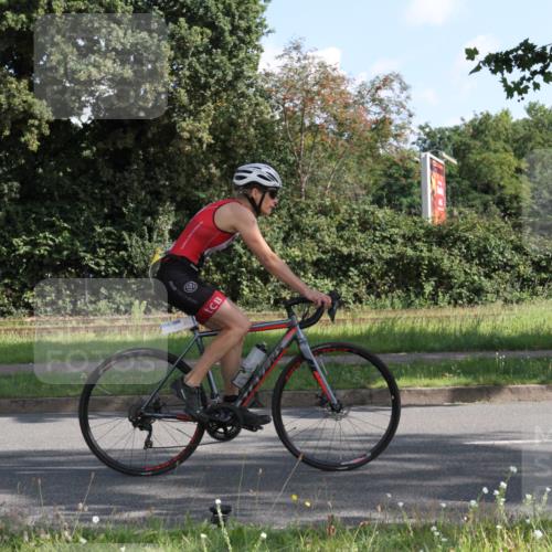 10.08.2025 - GEWOBA Citytriathlon Bremen Yannick Fuchs http://msf.ph/oto/8558759 10.08.2025 10:34:01 Radfahren 81, 97, 151, 161, 239, 245, 394, 400, 409, 419, 427, 451, 491, 512 meine-sportfotos.de