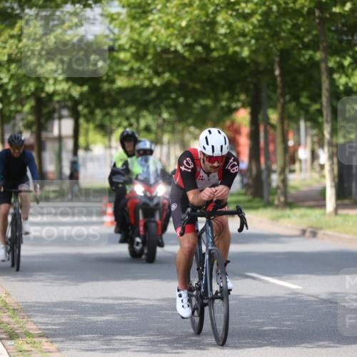 10.08.2025 - GEWOBA Citytriathlon Bremen Yannick Fuchs http://msf.ph/oto/8558769 10.08.2025 12:34:49 Radfahren 556, 584, 591, 632, 680, 736, 826, 841, 855, 914, 915, 956, 1027, 1037 meine-sportfotos.de