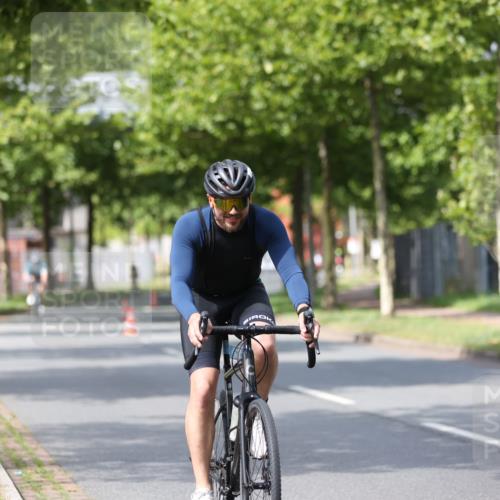 10.08.2025 - GEWOBA Citytriathlon Bremen Yannick Fuchs http://msf.ph/oto/8558774 10.08.2025 12:34:50 Radfahren 556, 584, 591, 632, 680, 736, 826, 841, 855, 914, 915, 956, 1027, 1037 meine-sportfotos.de