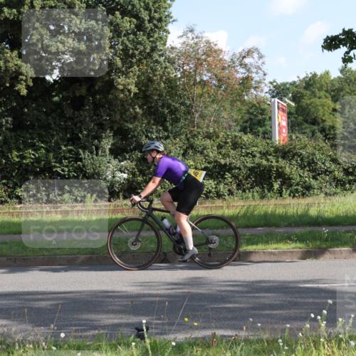 10.08.2025 - GEWOBA Citytriathlon Bremen Yannick Fuchs http://msf.ph/oto/8558779 10.08.2025 10:34:07 Radfahren 97, 161, 239, 409, 419, 427, 451, 512 meine-sportfotos.de