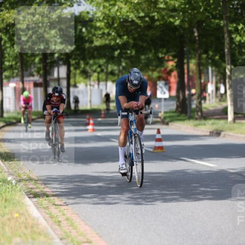 10.08.2025 - GEWOBA Citytriathlon Bremen Yannick Fuchs http://msf.ph/oto/8558787 10.08.2025 12:34:58 Radfahren 556, 558, 591, 632, 680, 707, 841, 855, 902, 915, 956, 1035 meine-sportfotos.de
