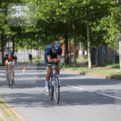 10.08.2025 - GEWOBA Citytriathlon Bremen Yannick Fuchs http://msf.ph/oto/8558789 10.08.2025 12:34:58 Radfahren 556, 558, 591, 632, 680, 707, 841, 855, 902, 915, 956, 1035 meine-sportfotos.de