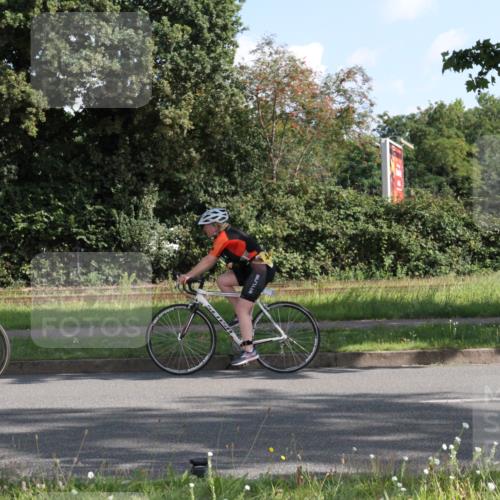 10.08.2025 - GEWOBA Citytriathlon Bremen Yannick Fuchs http://msf.ph/oto/8558791 10.08.2025 10:34:09 Radfahren 97, 161, 239, 409, 419, 427, 451, 512 meine-sportfotos.de