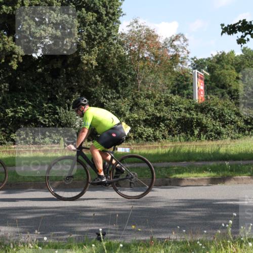 10.08.2025 - GEWOBA Citytriathlon Bremen Yannick Fuchs http://msf.ph/oto/8558811 10.08.2025 10:34:24 Radfahren 213, 456, 500 meine-sportfotos.de