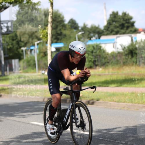 10.08.2025 - GEWOBA Citytriathlon Bremen Yannick Fuchs http://msf.ph/oto/8558813 10.08.2025 12:35:07 Radfahren 558, 680, 707, 855, 902, 915, 956, 973, 977, 1035 meine-sportfotos.de